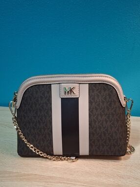 Michael Kors Mott Large Zip Dome Crossbody Nwot